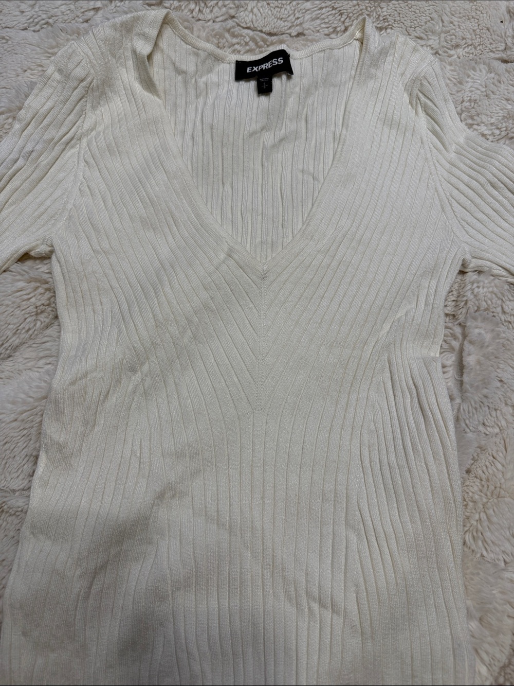 Express Women's Ivory Ribbed V-Neck Sweater